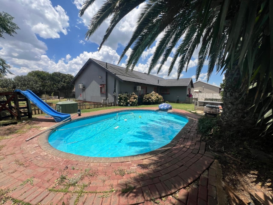  Bedroom Property for Sale in Vaalpark Free State